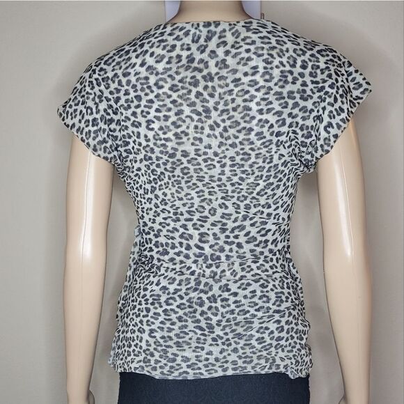 Cache Beautiful Asymmetric animal print blouse. - Picture 6 of 14
